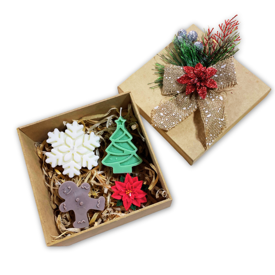 Cajita de Regalo con 4 velas de soya navideñas.