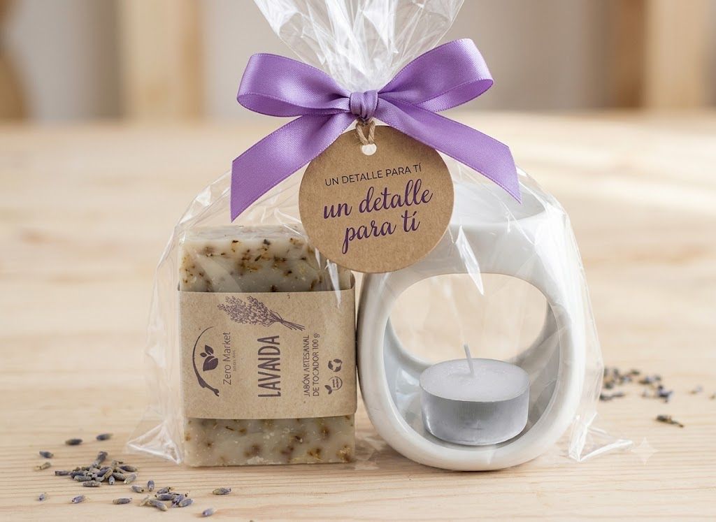 Bolsita con jabón e difusor de velas